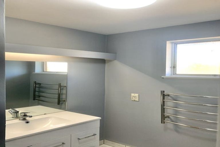 Photo of property in 2/166 Avonhead Road, Avonhead, Christchurch, 8042