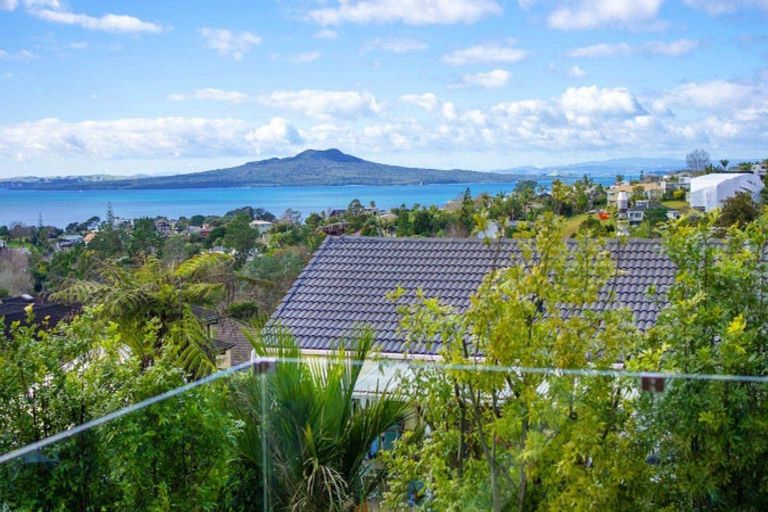 Photo of property in 41 Aberdeen Road, Castor Bay, Auckland, 0620