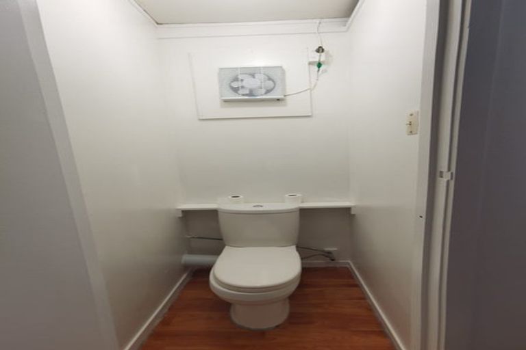 Photo of property in 51 Archibald Road, Kelston, Auckland, 0602
