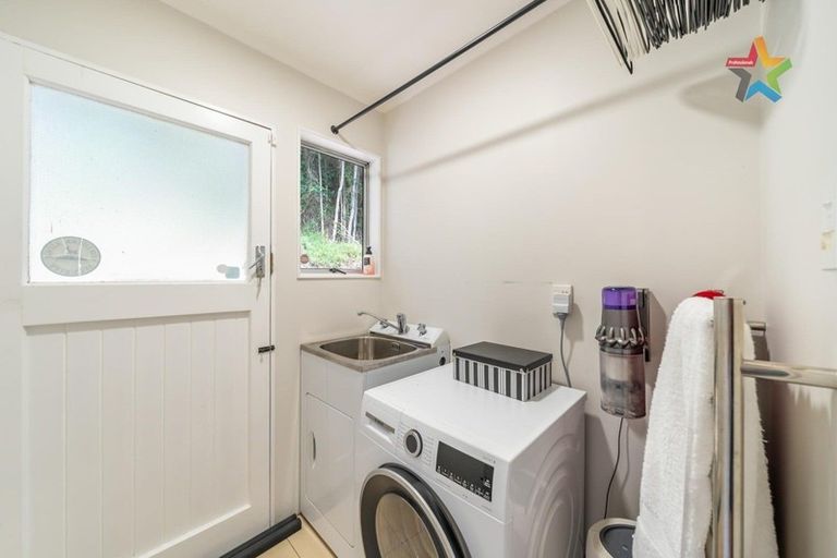 Photo of property in 4 John Street, Stokes Valley, Lower Hutt, 5019