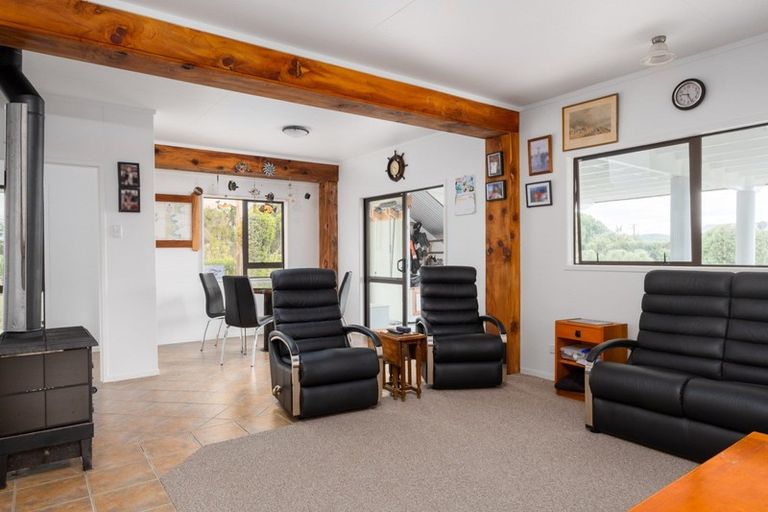 Photo of property in 20 Rangiuia Road, Tolaga Bay, 4077