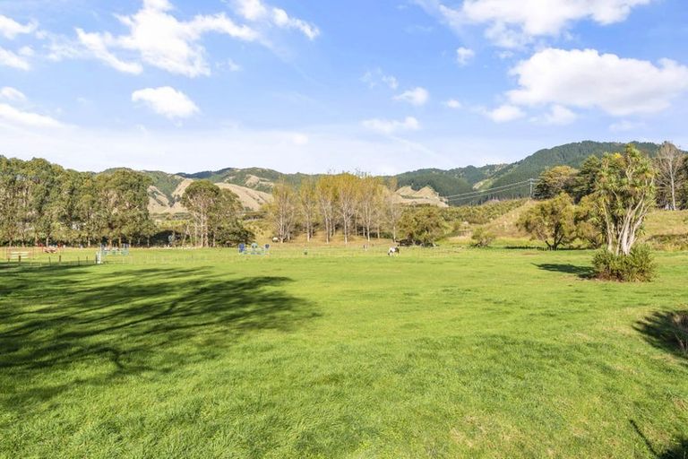 Photo of property in 84 Derham Road, Te Horo, Otaki, 5581