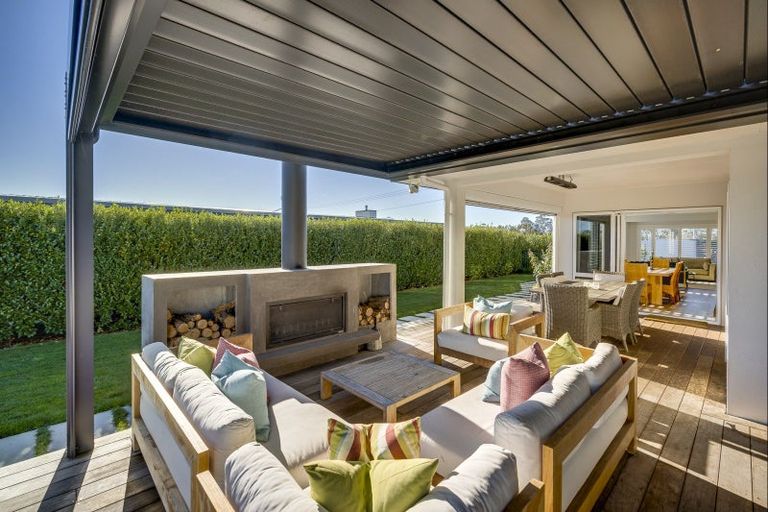 Photo of property in 145 Arataki Road, Havelock North, 4130