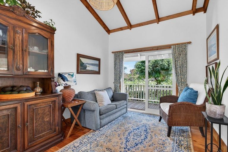 Photo of property in 41 Oxford Street, Martinborough, 5711