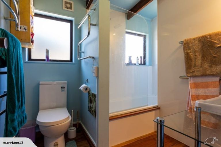 Photo of property in 26 Mackinnon Terrace, Sunshine Bay, Queenstown, 9300