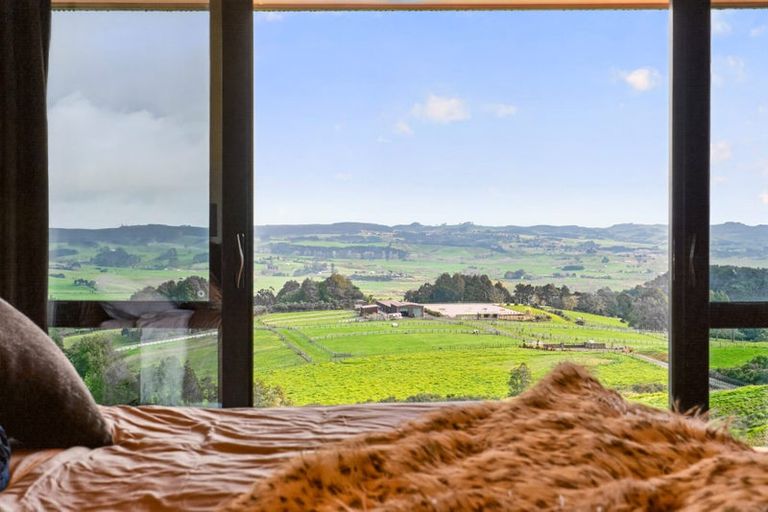 Photo of property in 511 Kiwitahi Road, Helensville, 0875