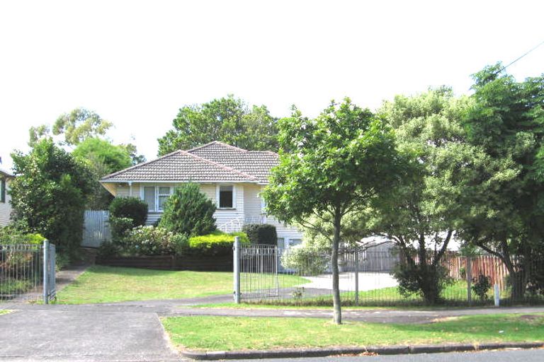 Photo of property in 4 Arahoe Road, New Lynn, Auckland, 0600