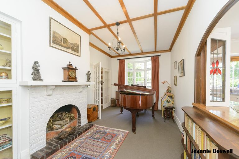 Photo of property in 220 Victoria Avenue, Hokowhitu, Palmerston North, 4410