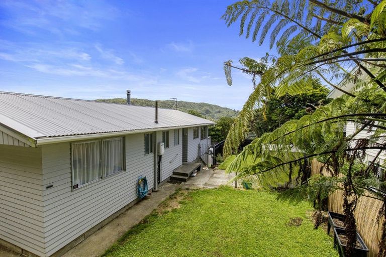 Photo of property in 32 Kingsley Street, Stokes Valley, Lower Hutt, 5019