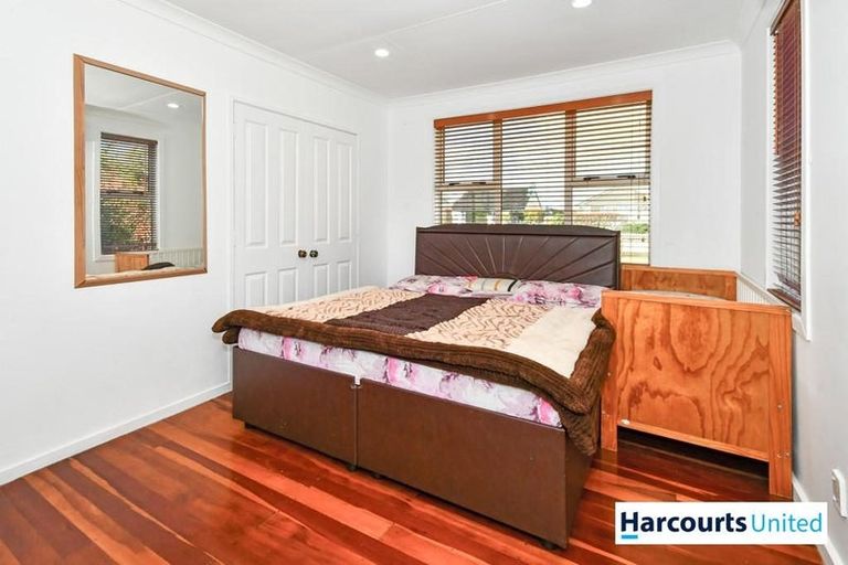 Photo of property in 8 Village Way, Ardmore, Papakura, 2582