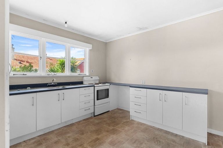 Photo of property in 16 Ruawai Wharf Road, Ruawai, 0530