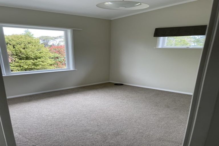 Photo of property in 14 Raymond Terrace, Northcote, Auckland, 0627