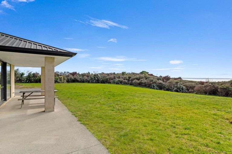 Photo of property in 103 Mcleod Road, South Head, Helensville, 0874