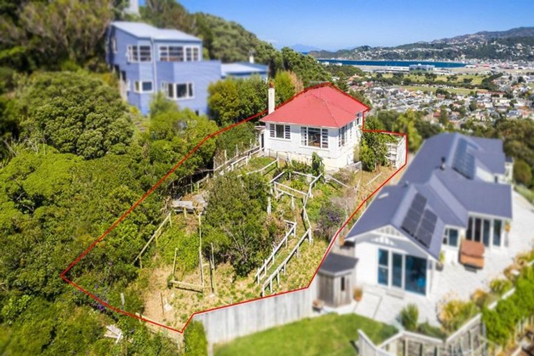 Photo of property in 17 Beacon Hill Road, Strathmore Park, Wellington, 6022