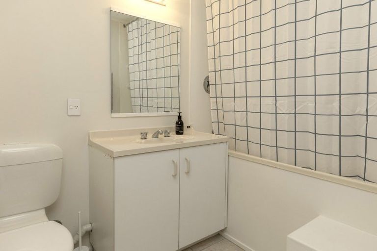 Photo of property in 1/12 Golders Place, Richmond Heights, Taupo, 3330