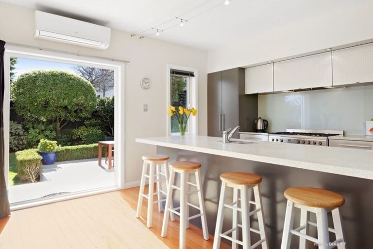 Photo of property in 22 Everest Street, Khandallah, Wellington, 6035