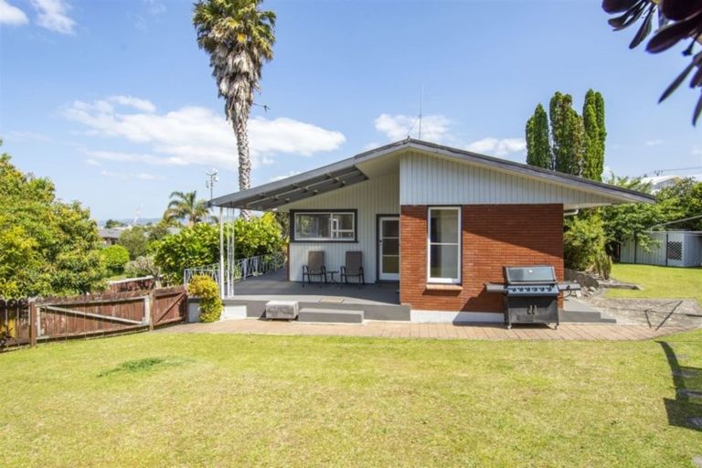 Photo of property in 32 Lynwood Place, Brookfield, Tauranga, 3110
