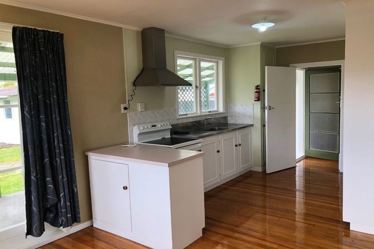 Photo of property in 4 Puweto Street, Selwyn Heights, Rotorua, 3015