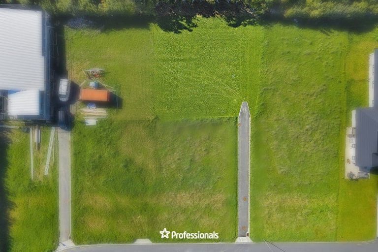 Photo of property in 13 Te Awahohonu Lane, Otaki, 5512