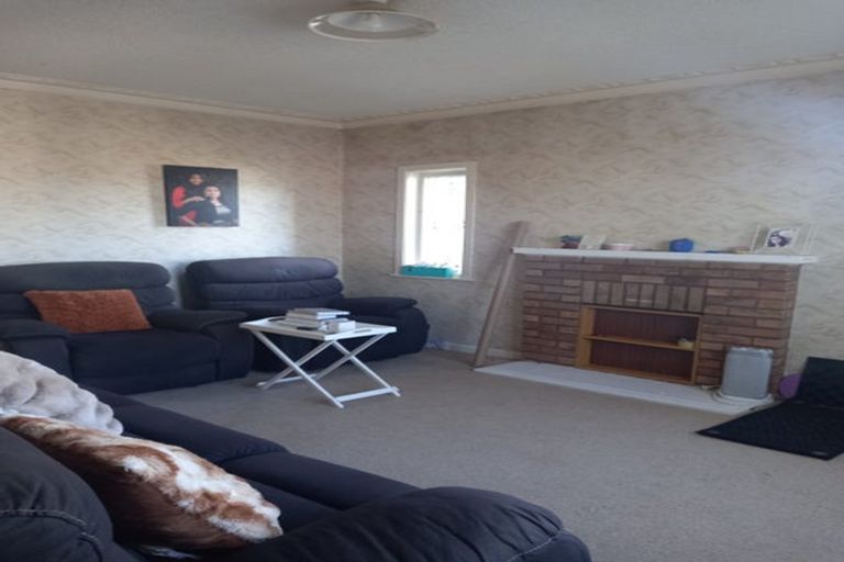 Photo of property in 1/44 View Road, Henderson, Auckland, 0612