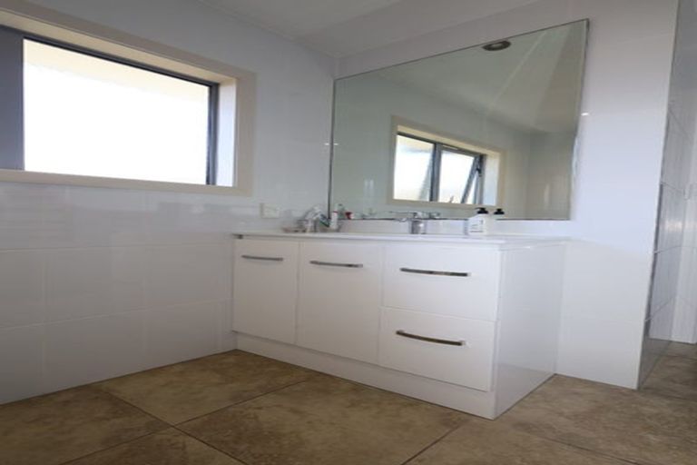 Photo of property in 24 Keilor Road, Otumoetai, Tauranga, 3110