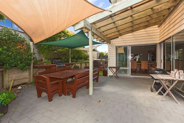 Photo of property in 6 Sumner Terrace, Aotea, Porirua, 5024