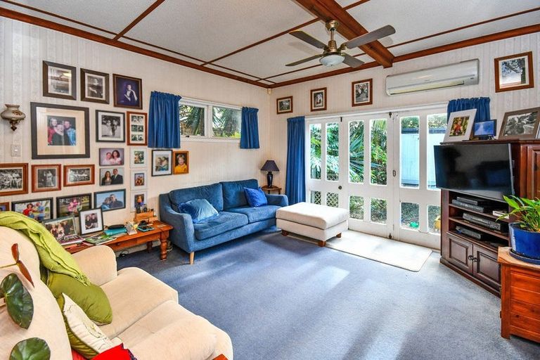 Photo of property in 44 Mcleod Road, Weymouth, Auckland, 2103