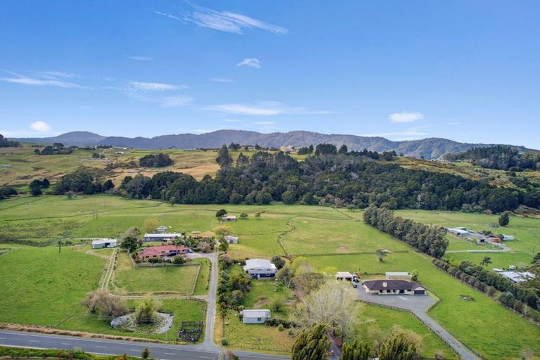 Photo of property in 24 Maungakaramea Road, Puwera, Whangarei, 0178
