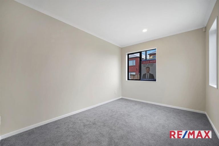 Photo of property in 33 Combat Street, Papakura, 2110