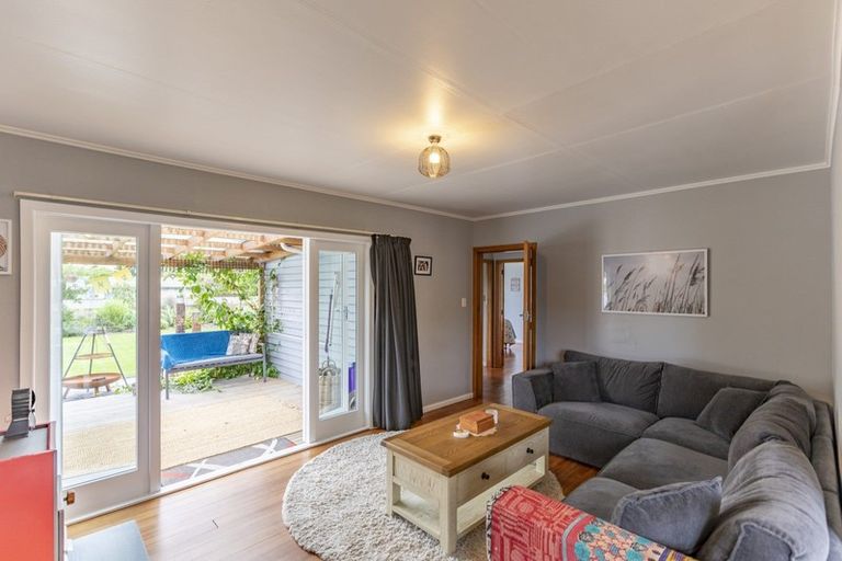 Photo of property in 22 Ross Street, Otane, 4202