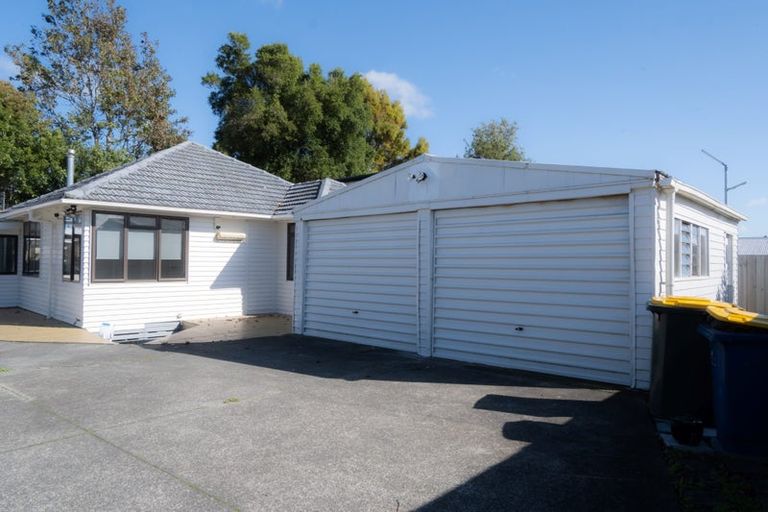 Photo of property in 12 Pomaria Road, Henderson, Auckland, 0610