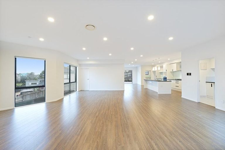 Photo of property in 55 Platinum Rise, Ranui, Auckland, 0612