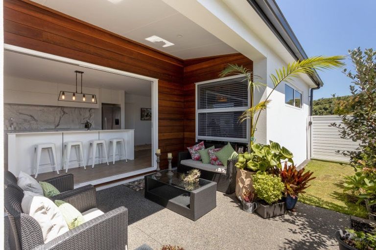 Photo of property in 90 Awataha Crescent, Pyes Pa, Tauranga, 3110