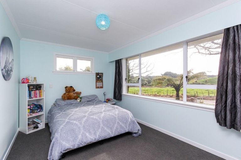 Photo of property in 142 Awai Road, Tarurutangi, New Plymouth, 4372