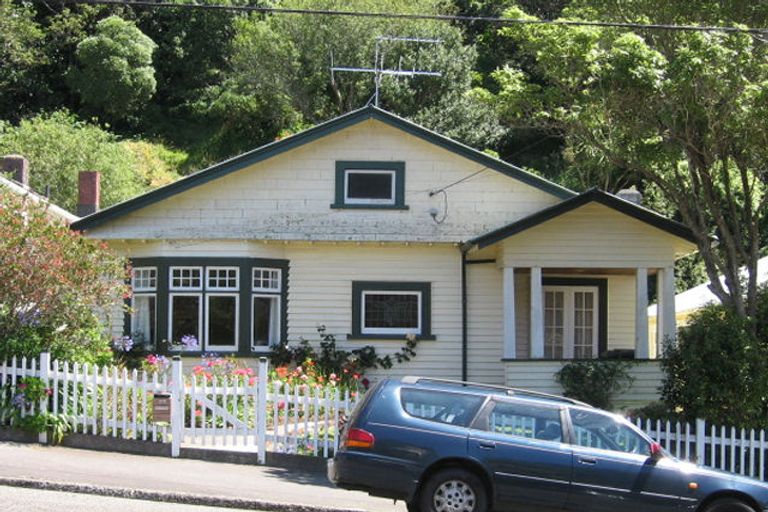 Photo of property in 38 Glen Road, Kelburn, Wellington, 6012