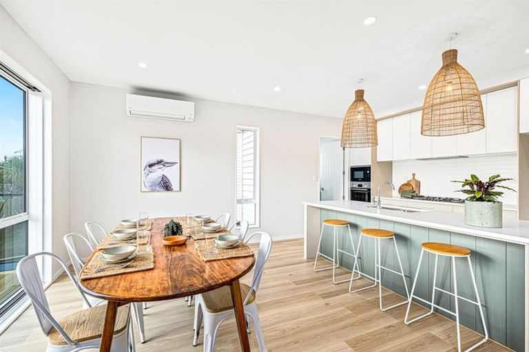 Photo of property in 17a Alexander Avenue, Torbay, Auckland, 0630