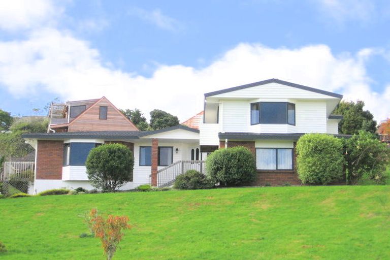 Photo of property in 27 Esther Place, Red Beach, 0932