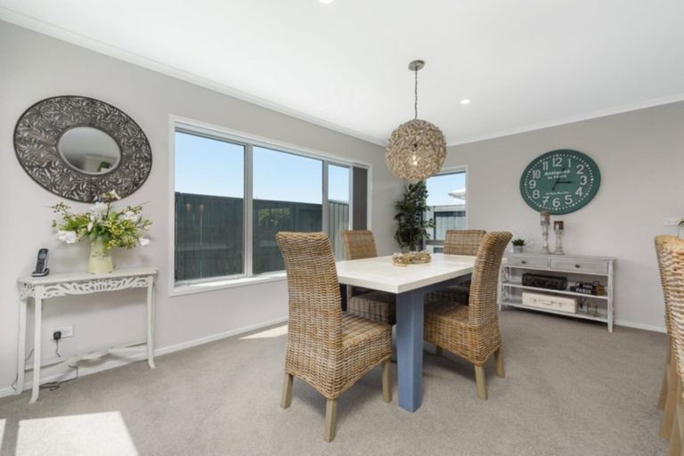 Photo of property in 17 Saddlers Way, Papamoa, 3118