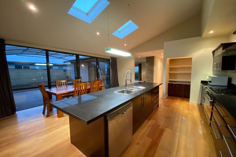 Photo of property in 42 Rere Road, Lake Hayes, Queenstown, 9304