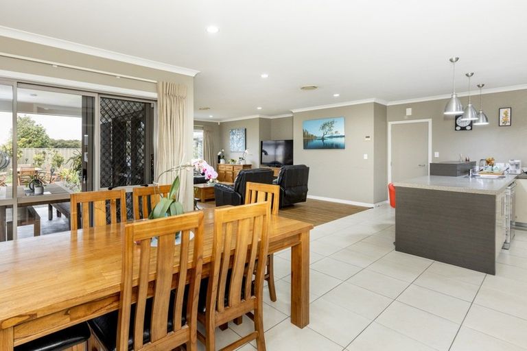 Photo of property in 18 Pania Place, Poraiti, Napier, 4112
