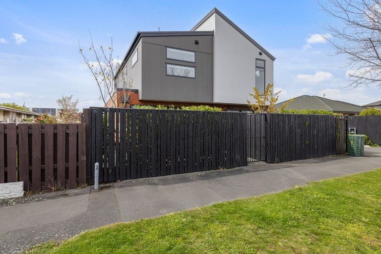 Photo of property in 52a Picton Avenue, Riccarton, Christchurch, 8011