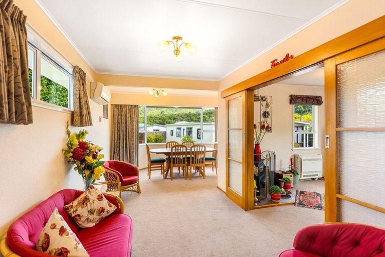Photo of property in 17 Momona Street, Wainuiomata, Lower Hutt, 5014