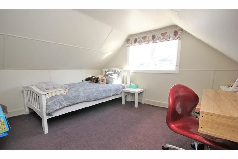Photo of property in 72 Oxford Street, Lyttelton, 8082