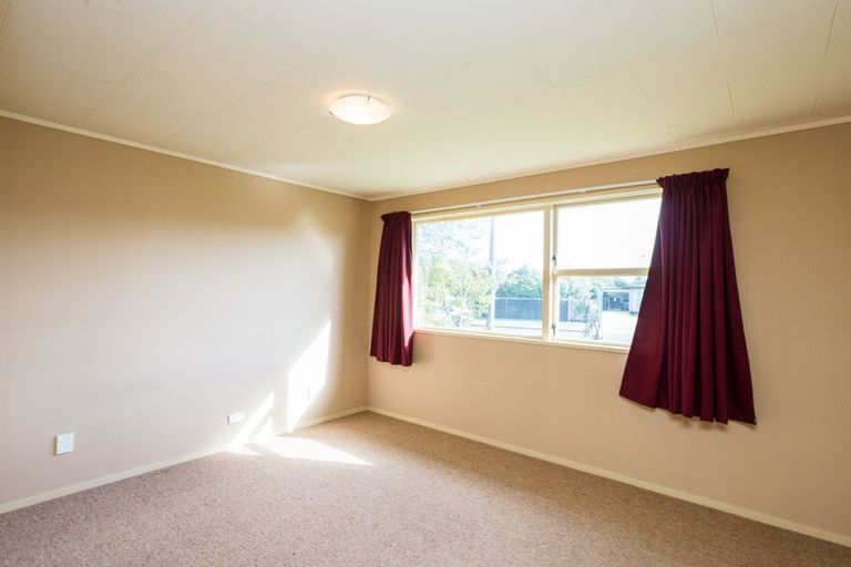 Photo of property in 95 Churchill Avenue, Hokowhitu, Palmerston North, 4410