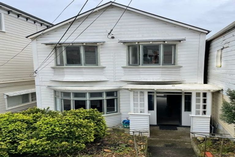 Photo of property in 120 Brougham Street, Mount Victoria, Wellington, 6011