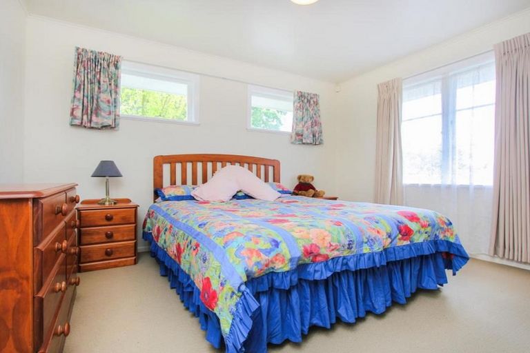 Photo of property in 71 Glendale Road, Glen Eden, Auckland, 0602