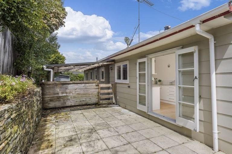 Photo of property in 9 Hellyers Street, Birkdale, Auckland, 0626