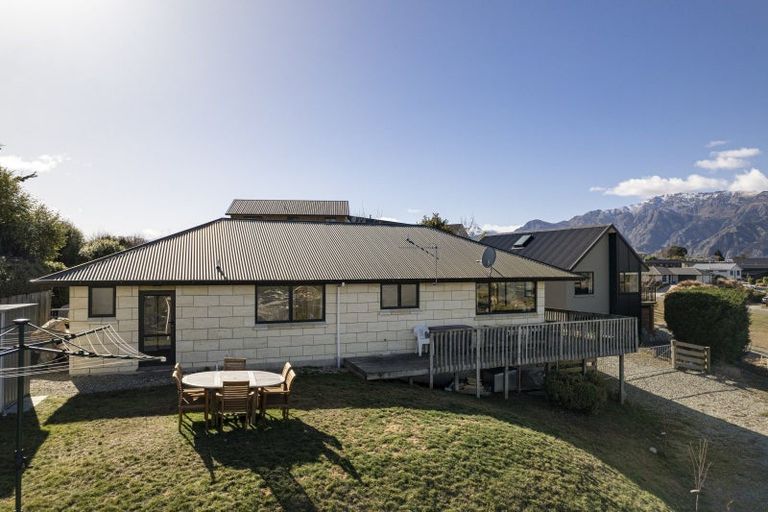 Photo of property in 8 Mary Lane, Lake Hawea, Wanaka, 9382