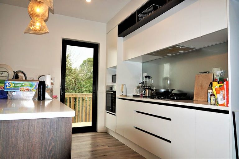 Photo of property in 17c Lavery Place, Sunnynook, Auckland, 0632