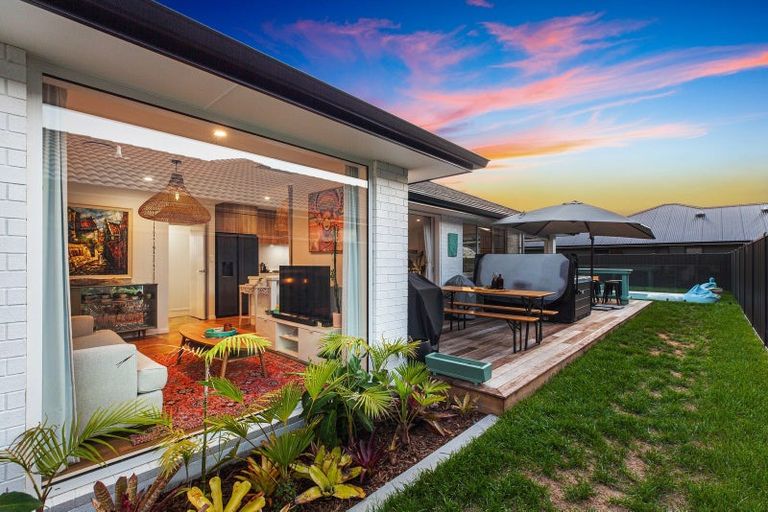 Photo of property in 2 Glenvale Place, Pyes Pa, Tauranga, 3112